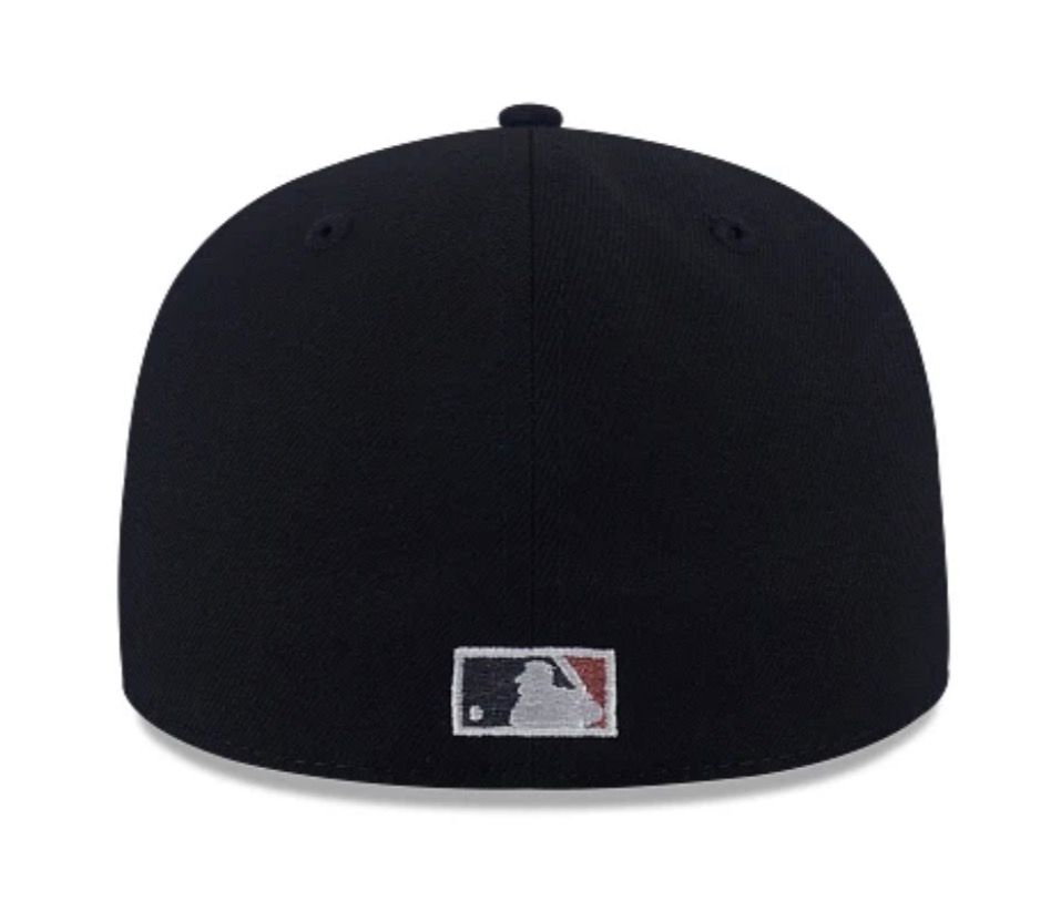 New York Giants MLB Metallic Logo 59FIFTY Cerrada Negra